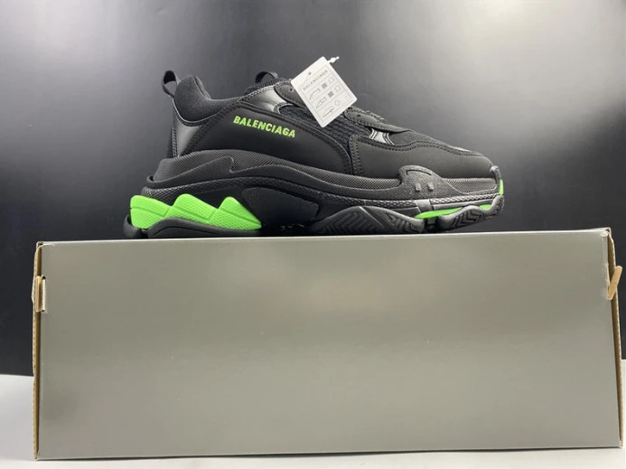 UrbanStyle triples trainer sneakers 2136