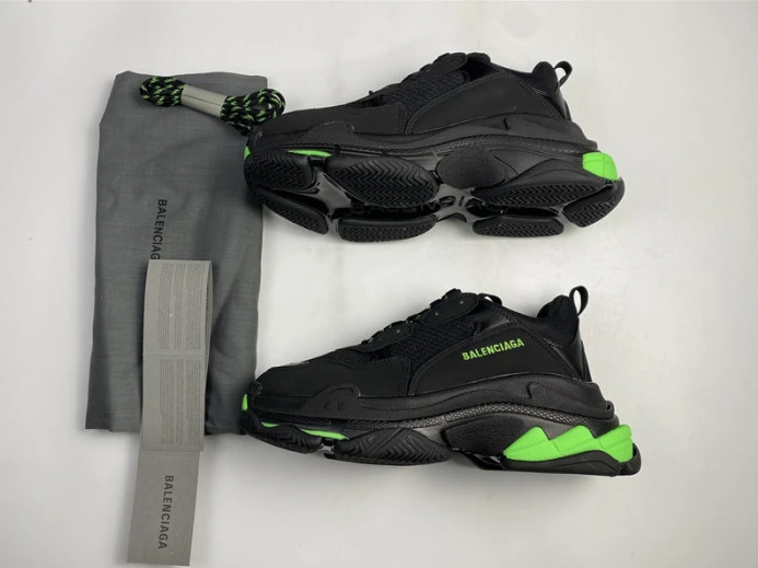 UrbanStyle triples trainer sneakers 2136