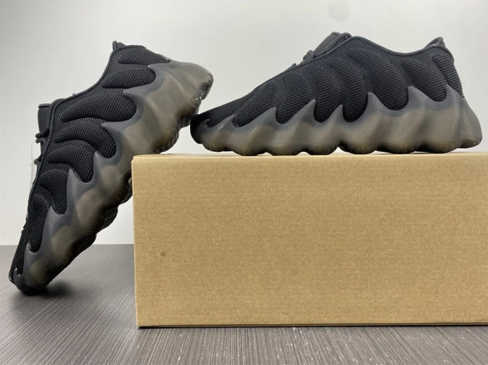 WellDesigned ADIDAS YEEZY 400 H 341