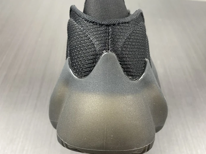WellDesigned ADIDAS YEEZY 400 H 341