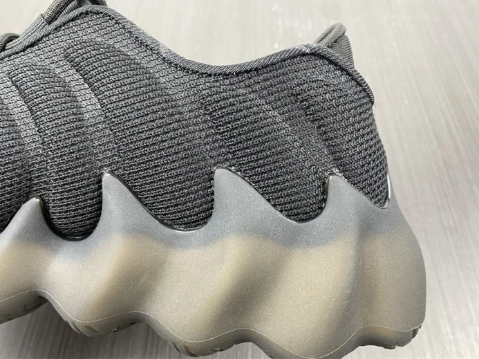 WellDesigned ADIDAS YEEZY 400 H 341