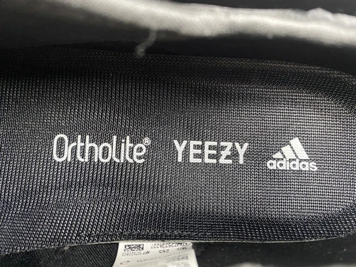 WellDesigned ADIDAS YEEZY 400 H 341