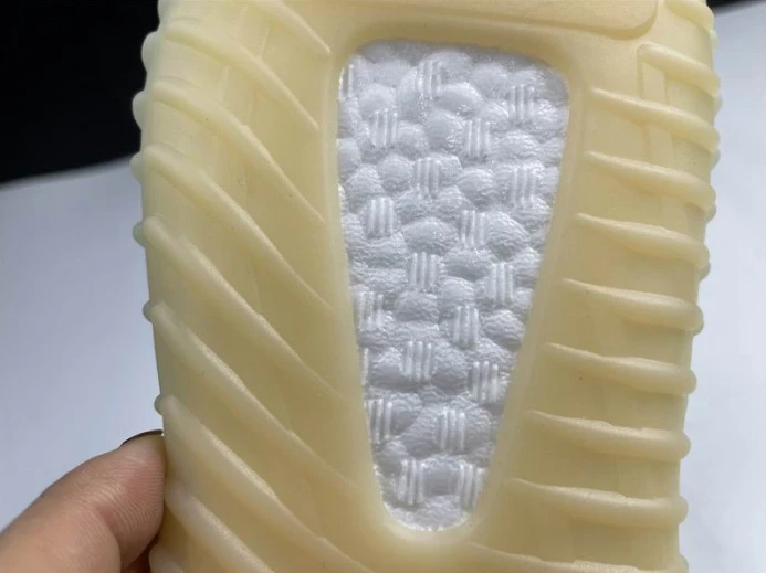 WellDesigned ADIDAS YEEZY BOOST 350 V2 GY 316