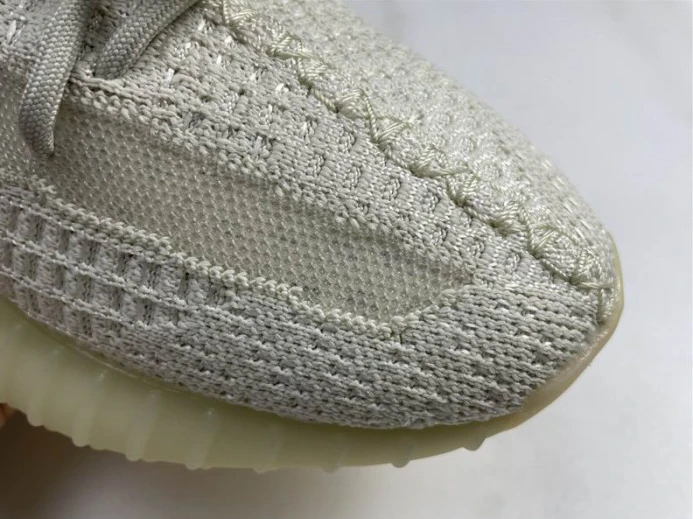 WellDesigned ADIDAS YEEZY BOOST 350 V2 GY 316
