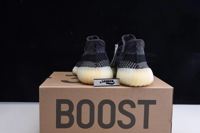 WellDesigned Adidas Yeezy Boost 350 V2 Asriel FZ 451