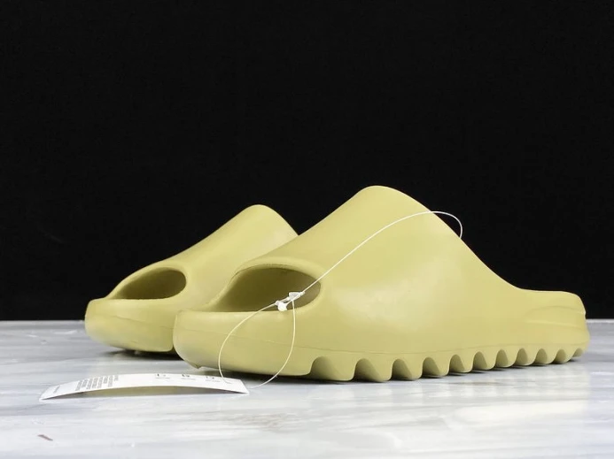 WellDesigned Adidas Yeezy Slides 'Resin' FX 487