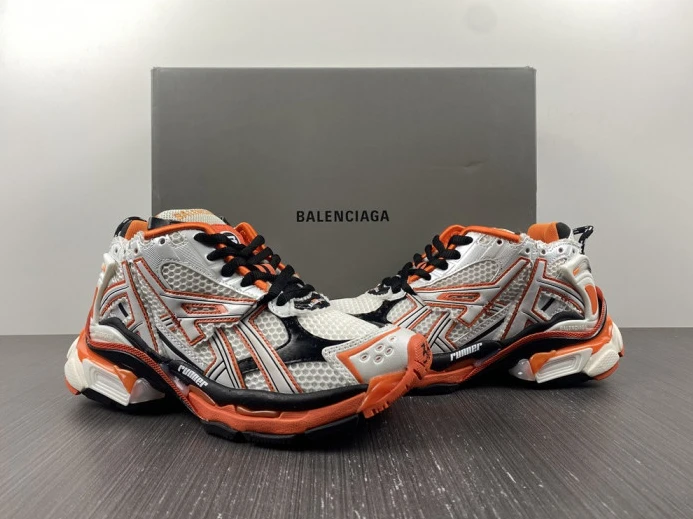 WellDesigned BLCG RUNNER SNEAKER 677402 W3RB7 2717