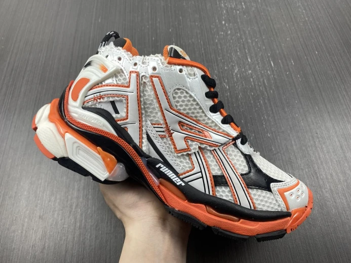 WellDesigned BLCG RUNNER SNEAKER 677402 W3RB7 2717