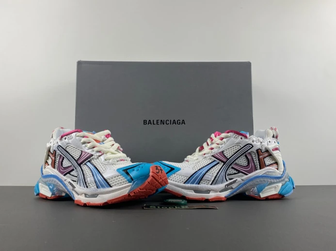 WellDesigned BLCG RUNNER SNEAKER 772767 W3RBW 2399
