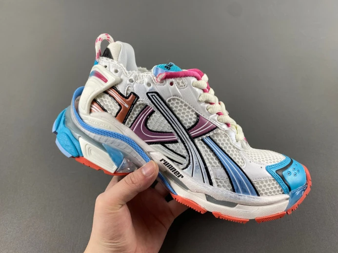 WellDesigned BLCG RUNNER SNEAKER 772767 W3RBW 2399