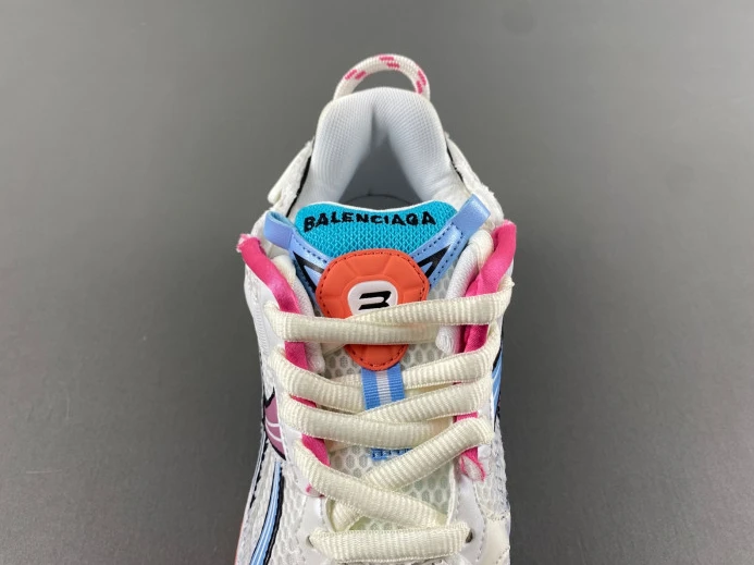 WellDesigned BLCG RUNNER SNEAKER 772767 W3RBW 2399