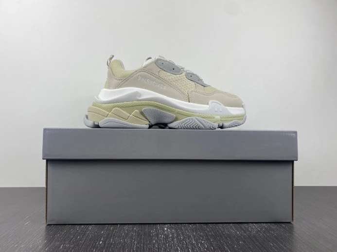 WellDesigned BLCG TRIPLE S SNEAKER 524039 W2FW4 2353