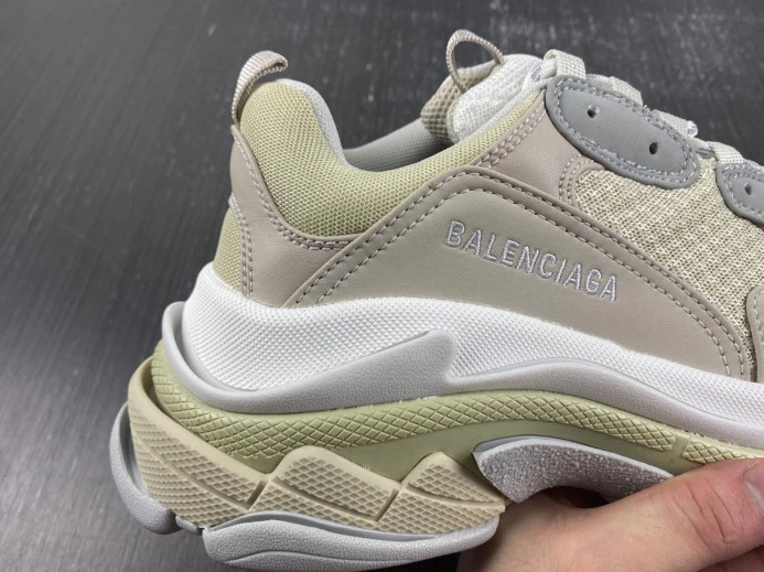WellDesigned BLCG TRIPLE S SNEAKER 524039 W2FW4 2353