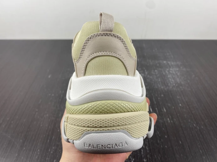 WellDesigned BLCG TRIPLE S SNEAKER 524039 W2FW4 2353