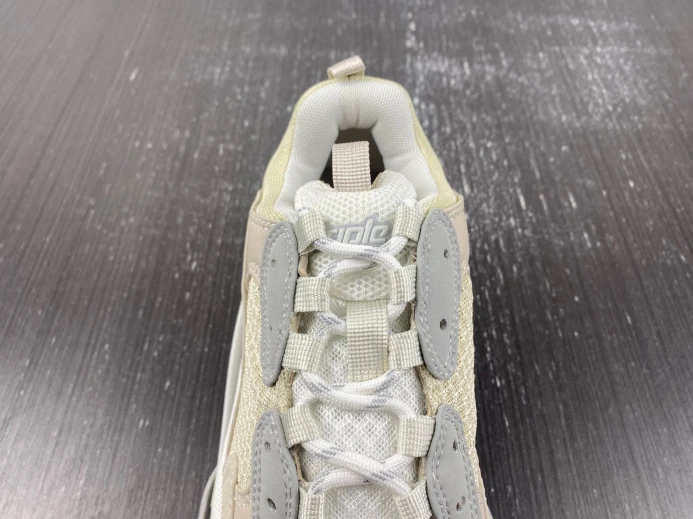 WellDesigned BLCG TRIPLE S SNEAKER 524039 W2FW4 2353