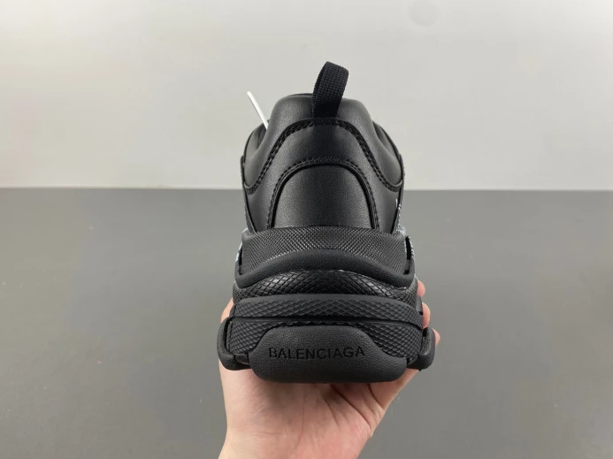 WellDesigned BLCG TRIPLE S SNEAKER 536737 W2FAY 2358