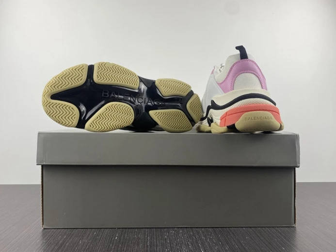 WellDesigned BLCG TRIPLE S SNEAKER 536737 WO90M 2384