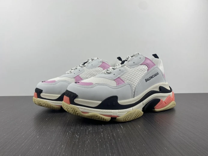 WellDesigned BLCG TRIPLE S SNEAKER 536737 WO90M 2384