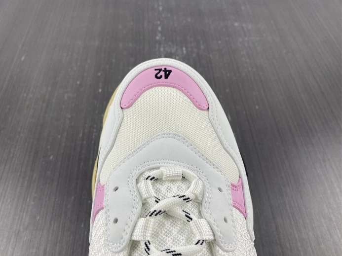 WellDesigned BLCG TRIPLE S SNEAKER 536737 WO90M 2384