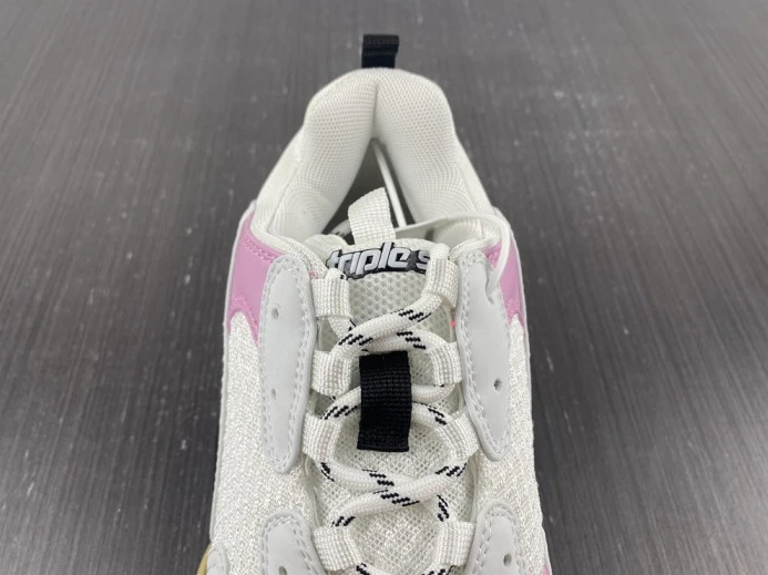 WellDesigned BLCG TRIPLE S SNEAKER 536737 WO90M 2384