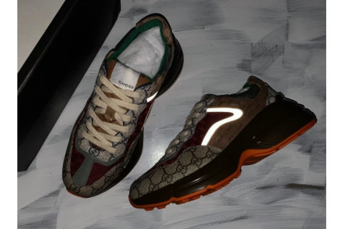 WellDesigned GUCC RHYTON VINTAGE TRAINER SNEAKER 620185 99WG0 2898