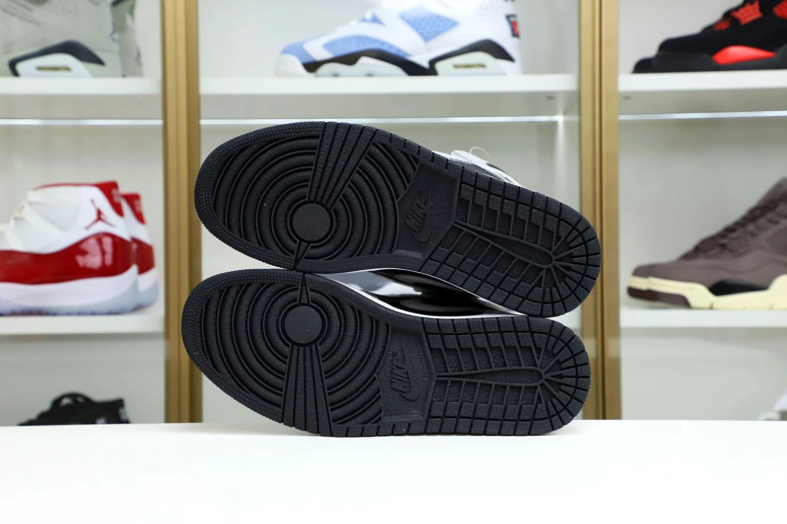 WellDesigned Kimikick Air Jordan 1 Retro High OG  Shadow 2. 1965