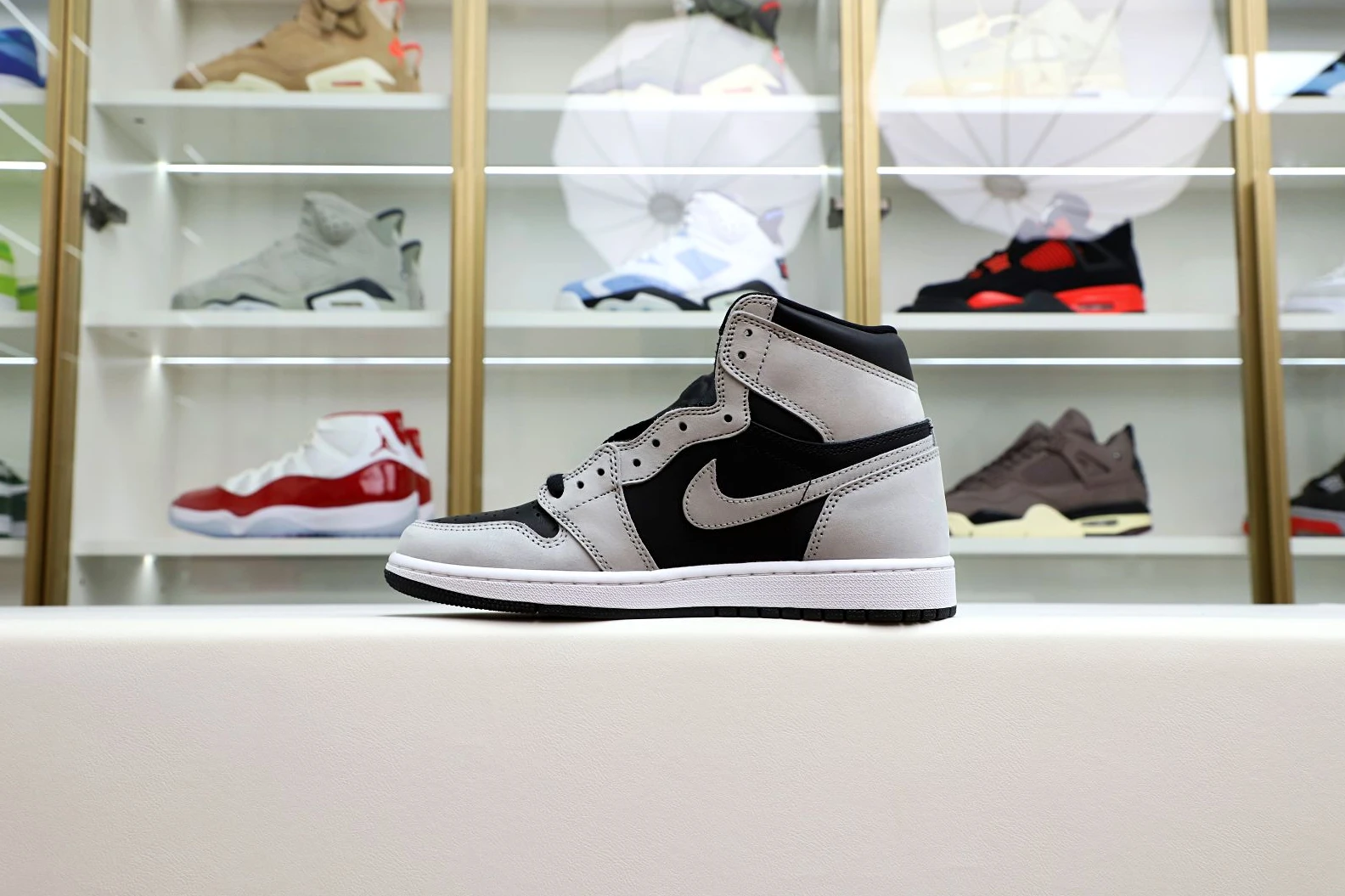 WellDesigned Kimikick Air Jordan 1 Retro High OG  Shadow 2. 1965