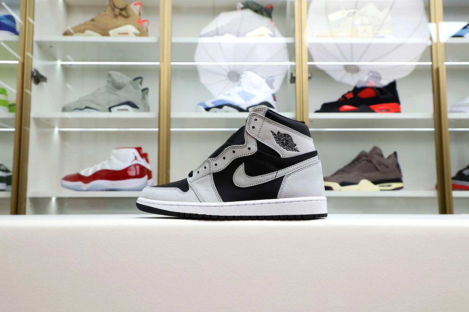 WellDesigned Kimikick Air Jordan 1 Retro High OG  Shadow 2. 1965
