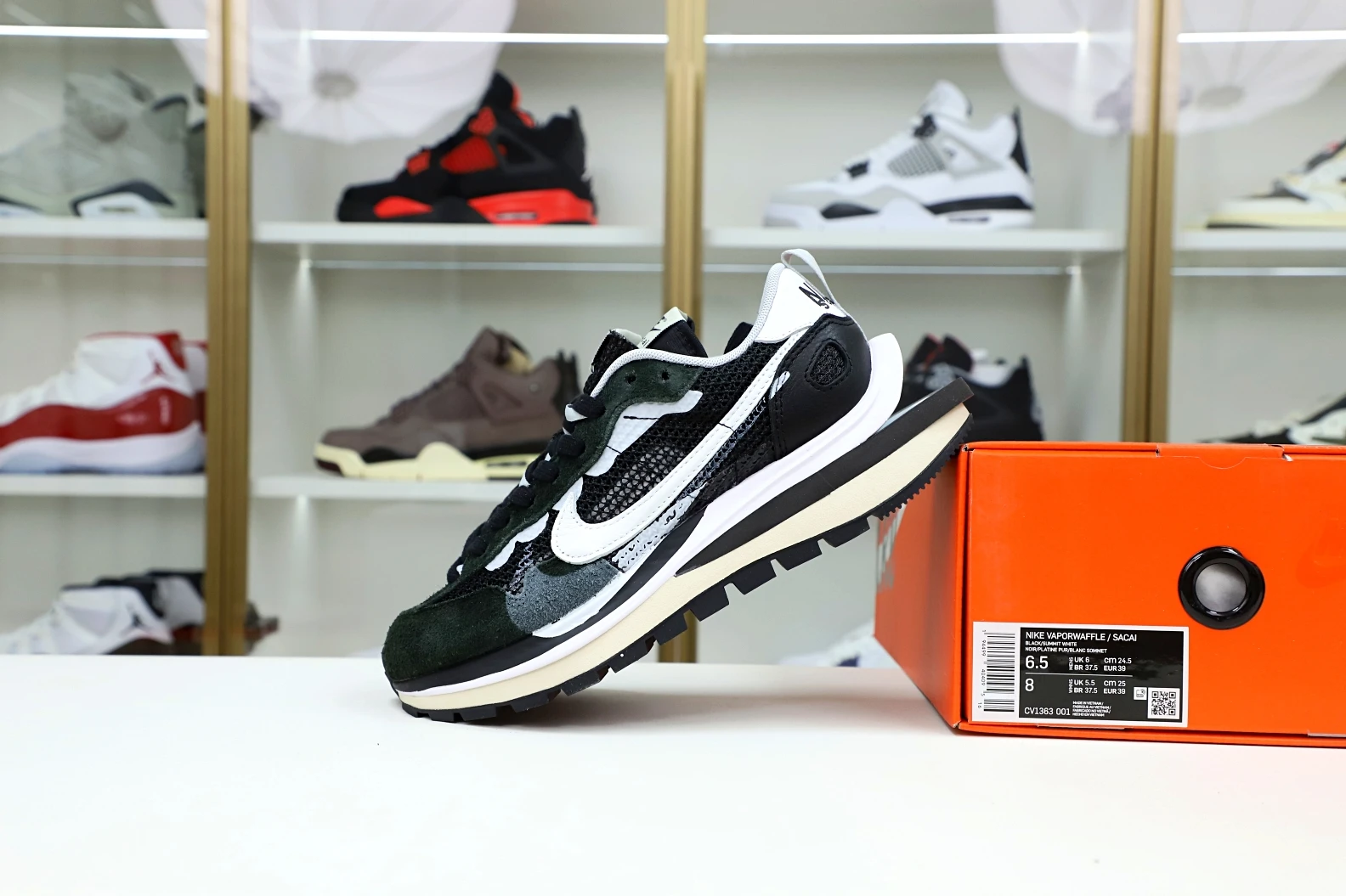 WellDesigned Kimikick SACAI X VAPORWAFFLE 'BLACK WHITE' 3528