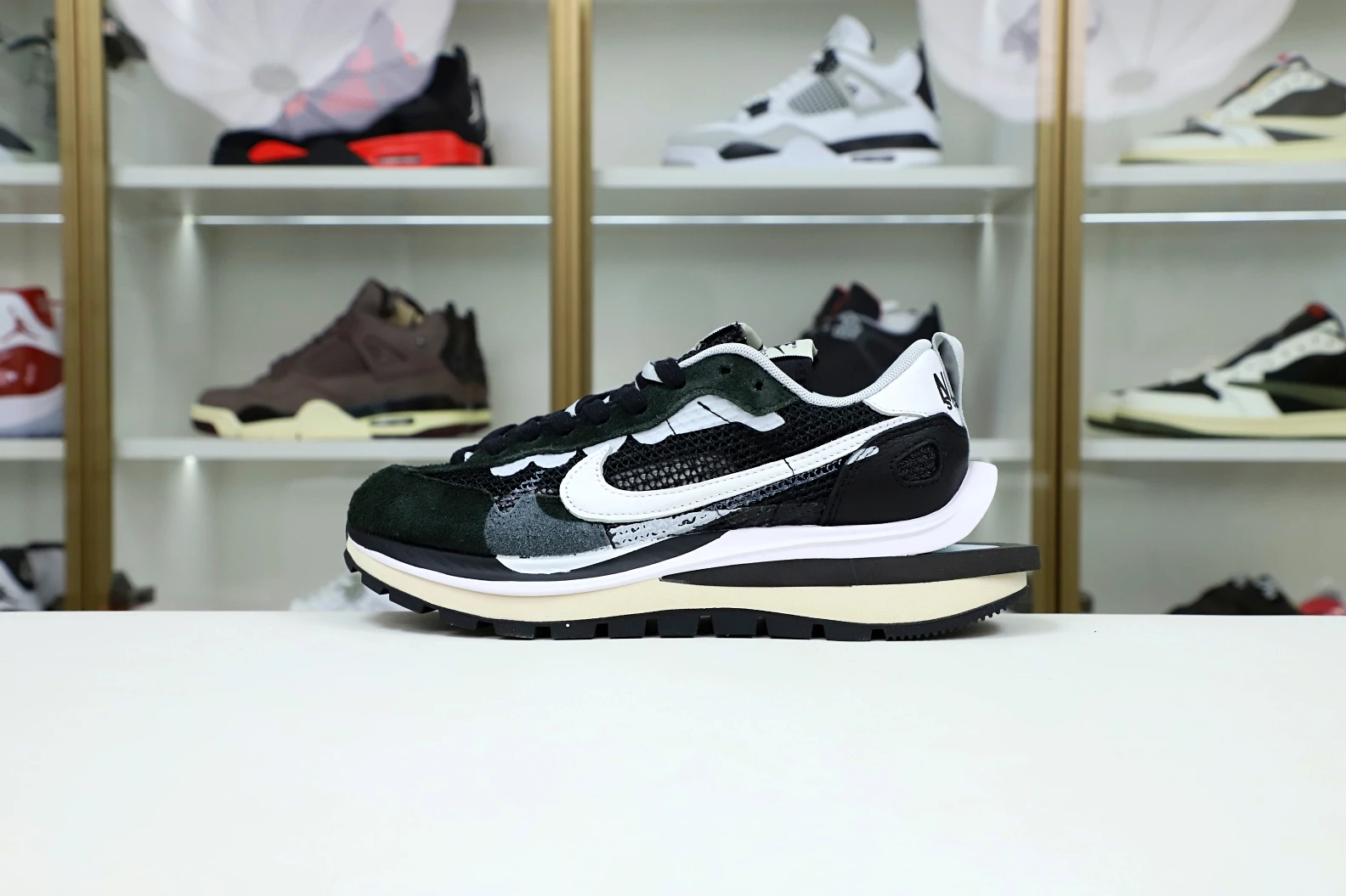 WellDesigned Kimikick SACAI X VAPORWAFFLE 'BLACK WHITE' 3528