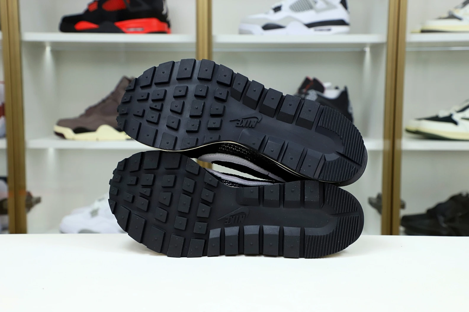 WellDesigned Kimikick SACAI X VAPORWAFFLE 'BLACK WHITE' 3528