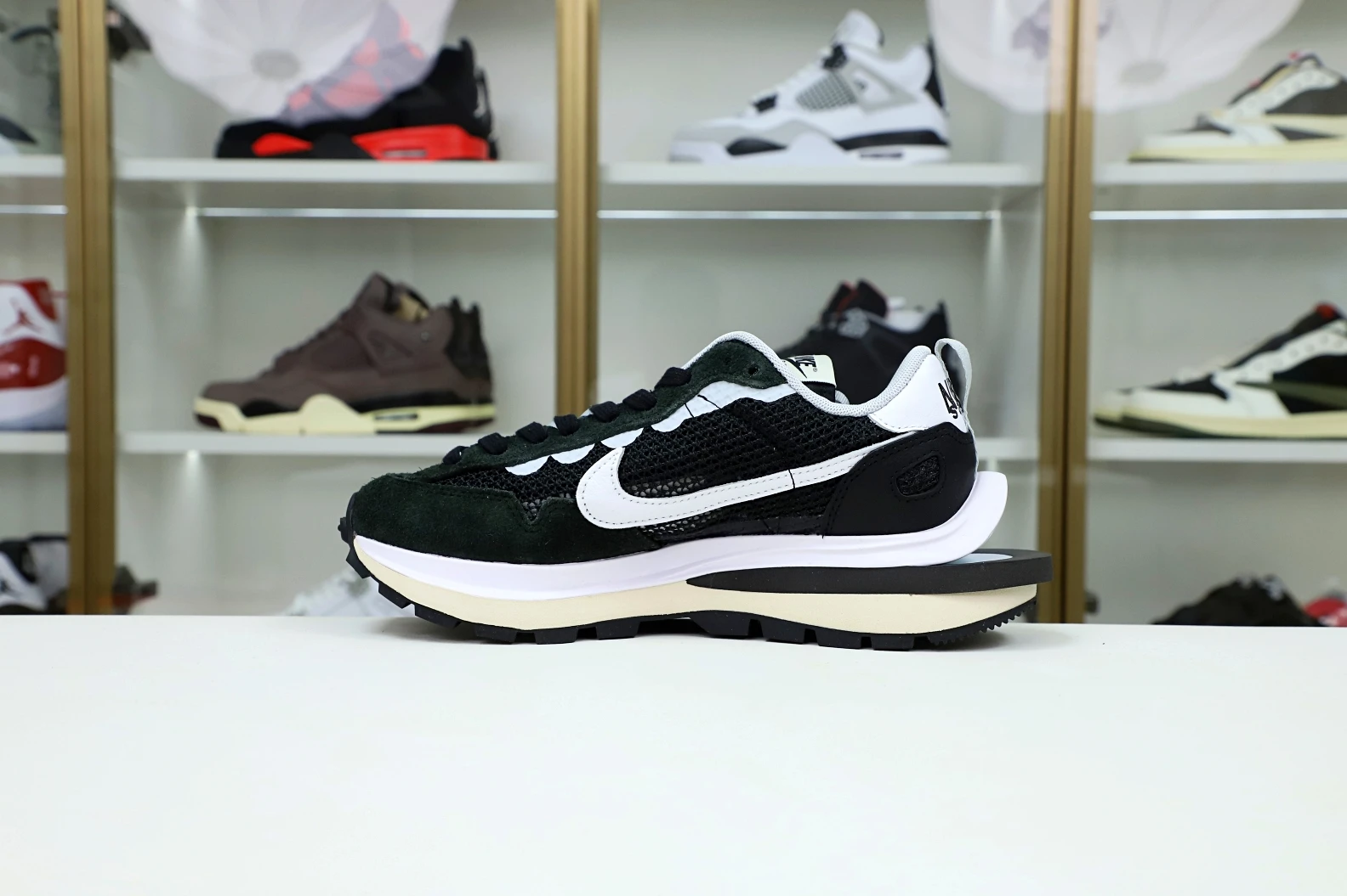 WellDesigned Kimikick SACAI X VAPORWAFFLE 'BLACK WHITE' 3528