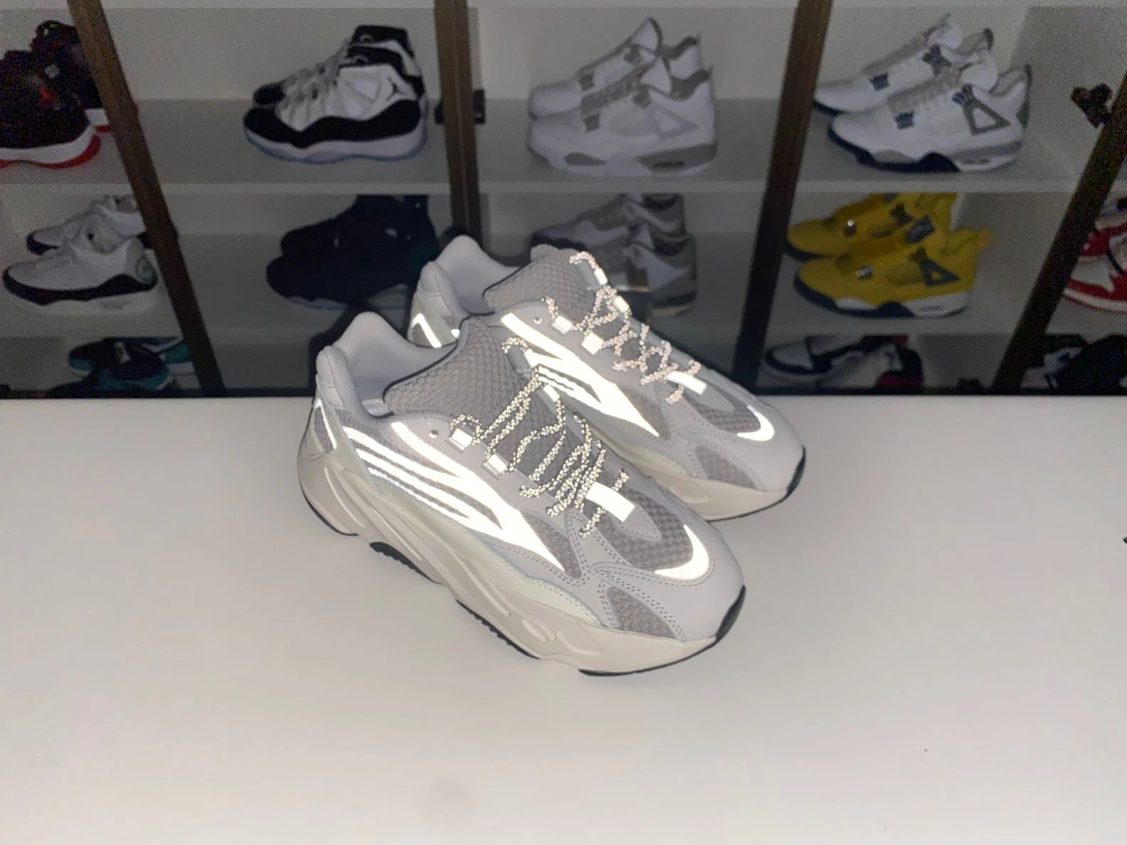 WellDesigned Kimikick YEEZY BOOST 700 V2 'CREAM' 40