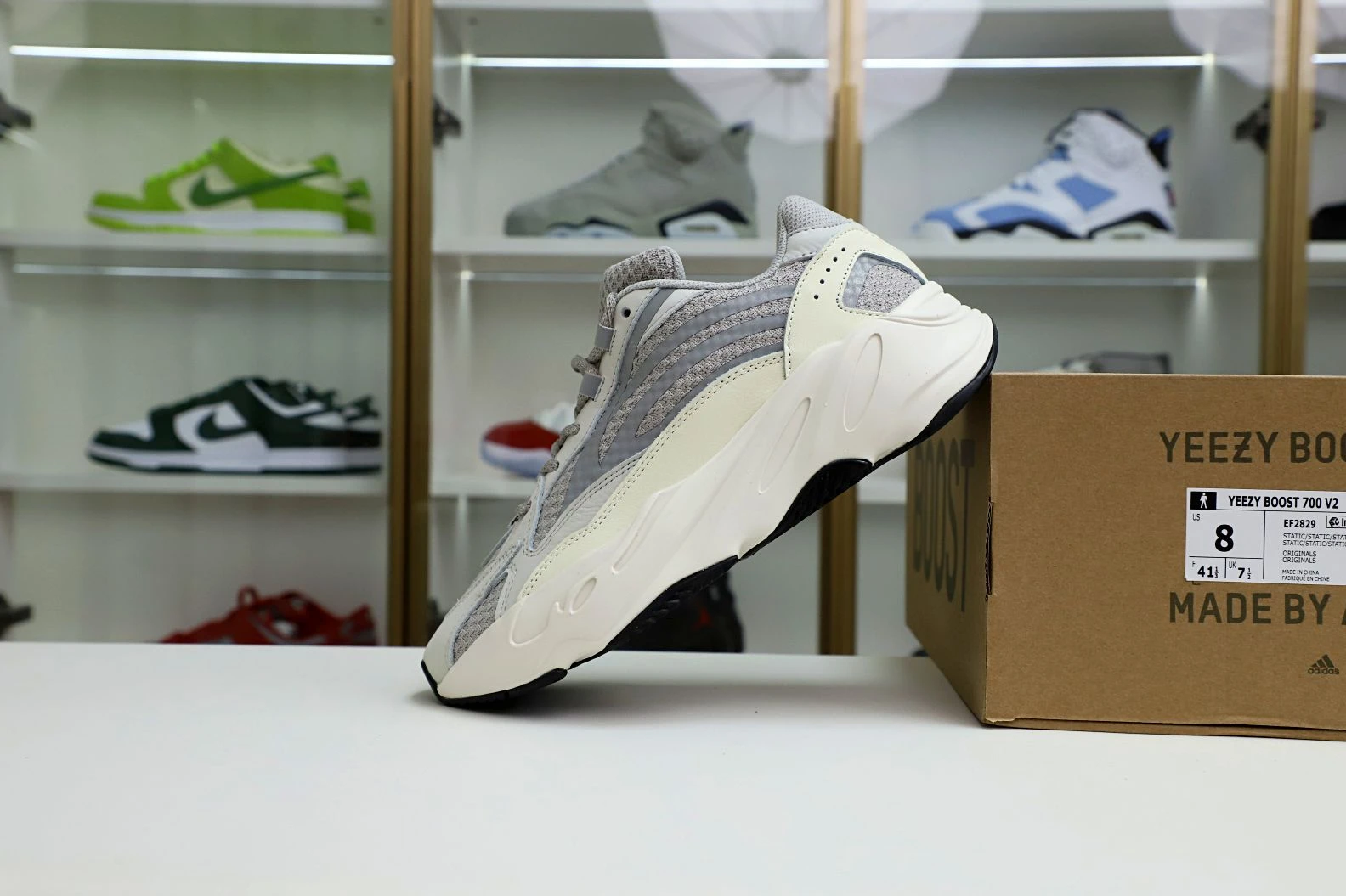 WellDesigned Kimikick YEEZY BOOST 700 V2 'CREAM' 40