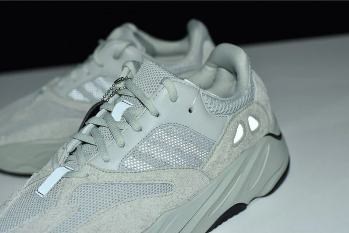 WellDesigned ad*s yeezy boost 700 salt eg 275