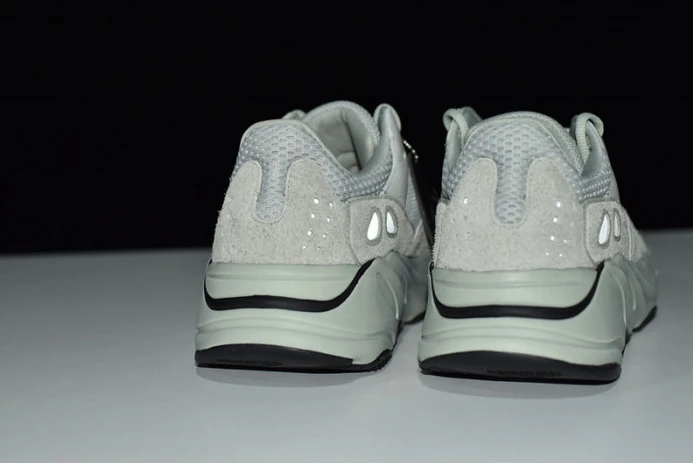 WellDesigned ad*s yeezy boost 700 salt eg 275