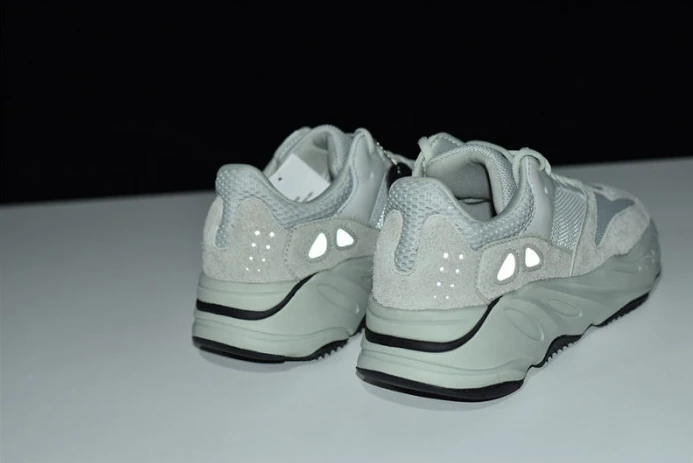 WellDesigned ad*s yeezy boost 700 salt eg 275