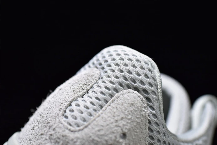 WellDesigned ad*s yeezy boost 700 salt eg 275