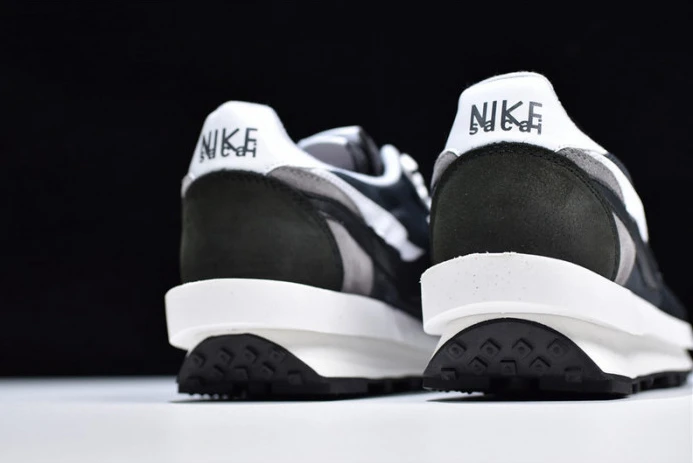 WellDesigned sacai x nike ldv waffle black bv0073- 3141