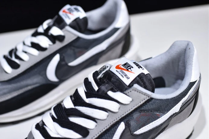 WellDesigned sacai x nike ldv waffle black bv0073- 3141
