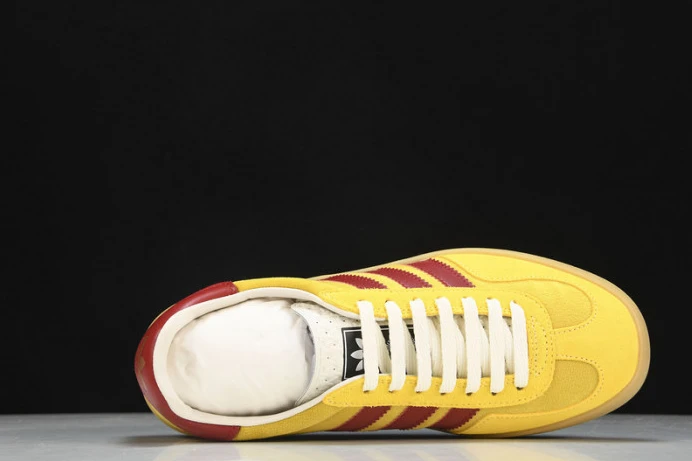 ad*s gazelle DailyWear 2853