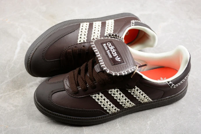 ad*s samba wales bonner core black fx GoAnywhere 284