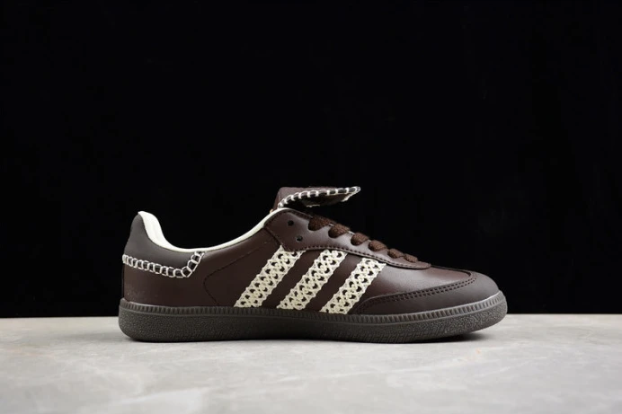ad*s samba wales bonner core black fx GoAnywhere 284