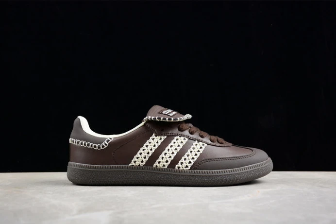 ad*s samba wales bonner core black fx GoAnywhere 284