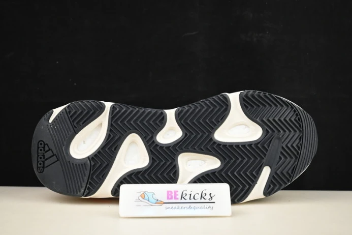 ad*s yeezy 700 boost wave runner b UrbanStyle 273