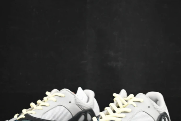 ad*s yeezy 700 boost wave runner b UrbanStyle 273