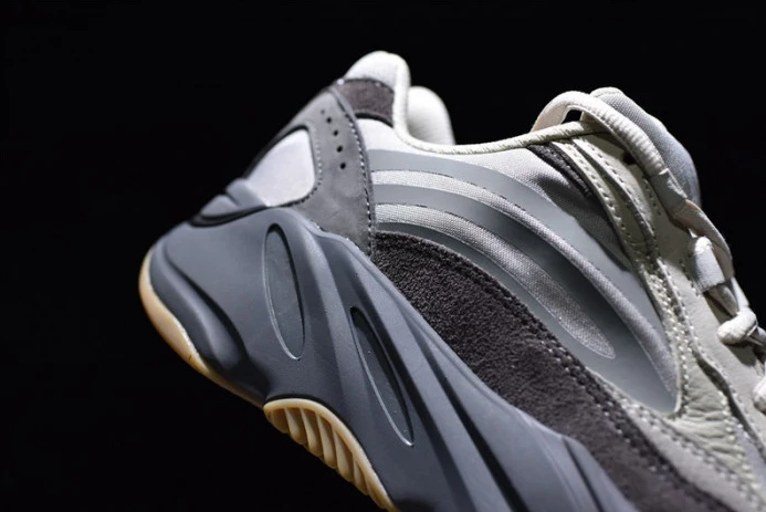 ad*s yeezy 700 tephra fu AllSeason 267