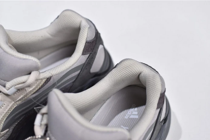 ad*s yeezy 700 tephra fu AllSeason 267