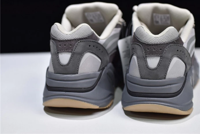 ad*s yeezy 700 tephra fu AllSeason 267