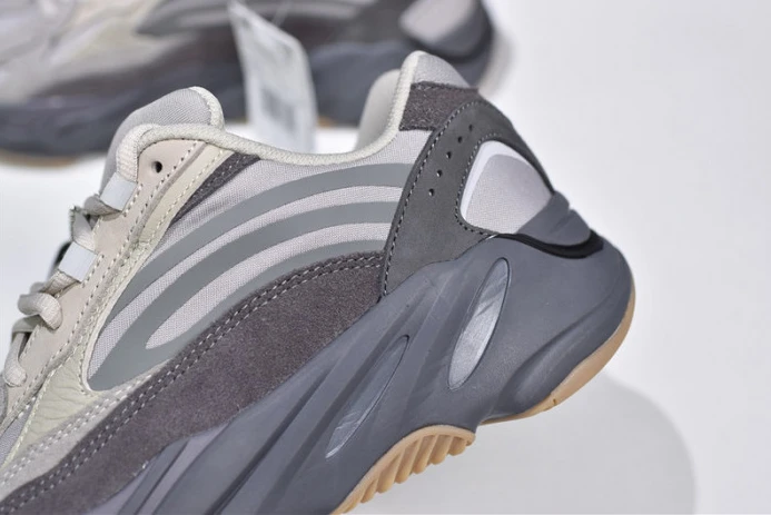 ad*s yeezy 700 tephra fu AllSeason 267